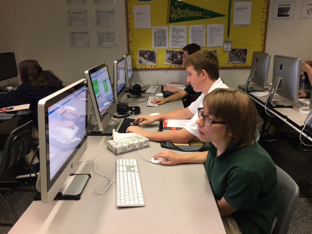 photo of students in computer lab